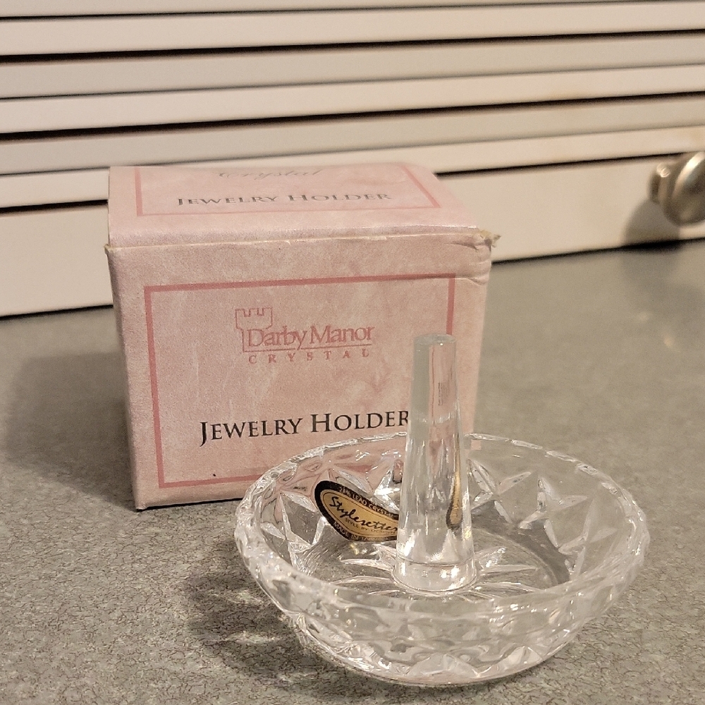Darby Manor Lead Crystal Jewelry Holder